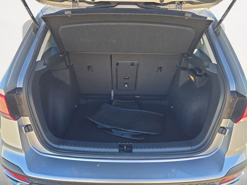 Used 2022 Volkswagen Taos SE image 12