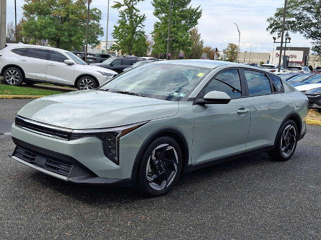 Certified 2025 Kia K4 GT-Line Turbo FWD image 3