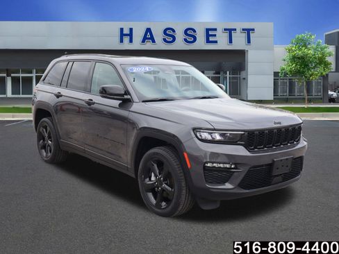 Used 2024 Jeep Grand Cherokee Limited w/ Black Appearance Package image 1