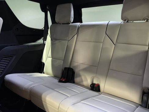 Used 2023 Cadillac Escalade Sport w/ LPO, ONYX Package image 9