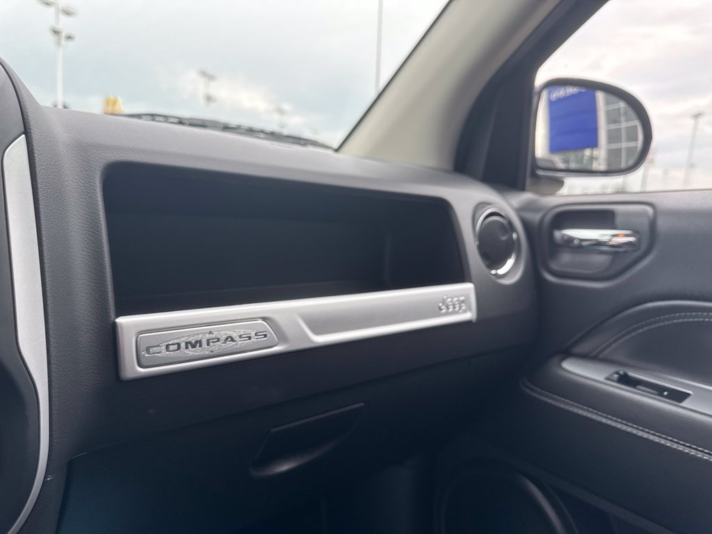 Used 2016 Jeep Compass High Altitude AWD/4WD image 18