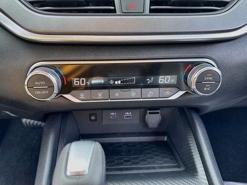 New 2026 Nissan Altima 2.5 SR w/ SR Midnight Edition Package FWD image 13