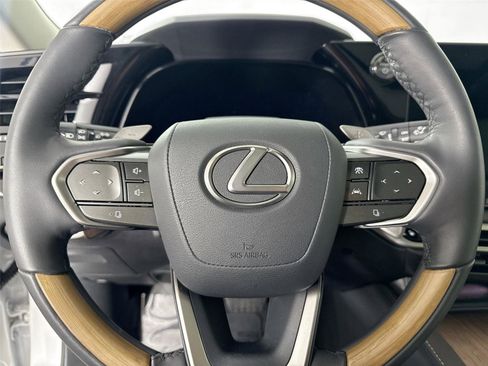 Used 2025 Lexus RX 350 w/ Convenience Package image 16