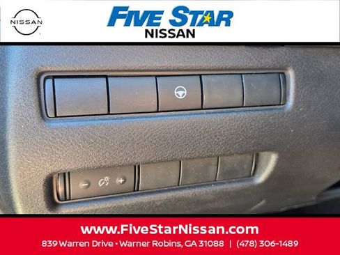 Used 2022 Nissan Rogue SV image 26