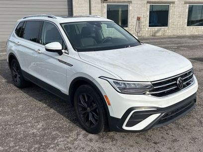 Used 2022 Volkswagen Tiguan SE w/ Panoramic Sunroof Package