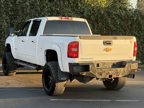 Used 2014 Chevrolet Silverado 3500 LT w/ Interior Plus Package image 5