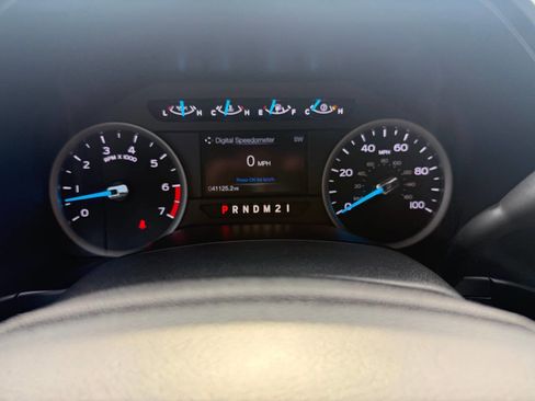 Used 2019 Ford F250 XLT w/ XLT Premium Package image 3