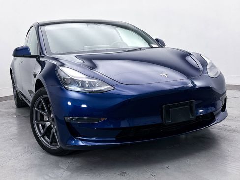 Used 2023 Tesla Model 3 Standard Range RWD image 8