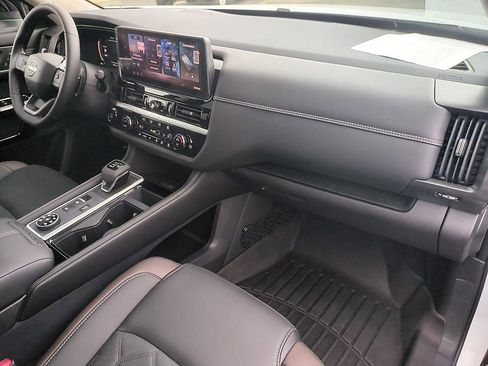 Used 2026 Nissan Pathfinder Platinum w/ Cargo Package AWD/4WD image 34