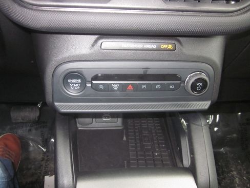 Used 2025 Ford Bronco Sport Badlands image 17