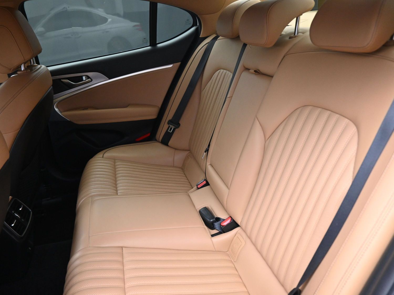 Used 2022 Genesis G70 3.3T RWD image 10