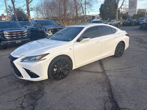 Used 2023 Lexus ES 350 F Sport image 2