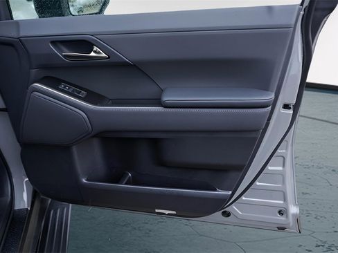 Used 2025 Lexus GX 550 w/ Accessory Package (2T) image 30