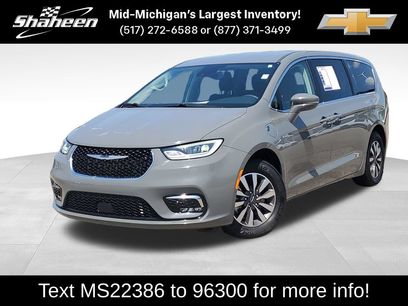 Used 2022 Chrysler Pacifica Touring-L