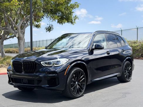 Used 2022 BMW X5 M50i w/ Executive Package AWD/4WD image 1