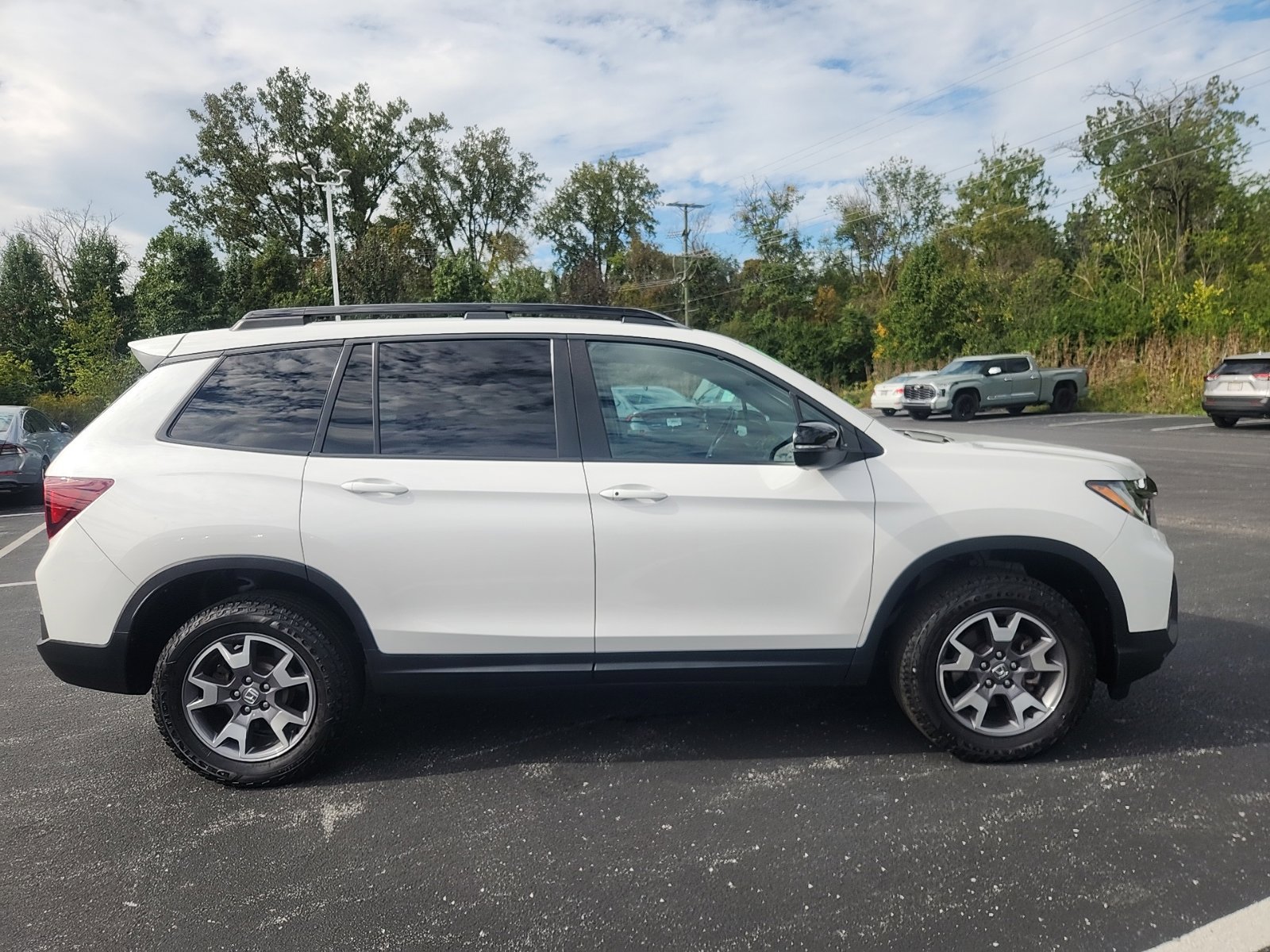 Used 2023 Honda Passport TrailSport image 7