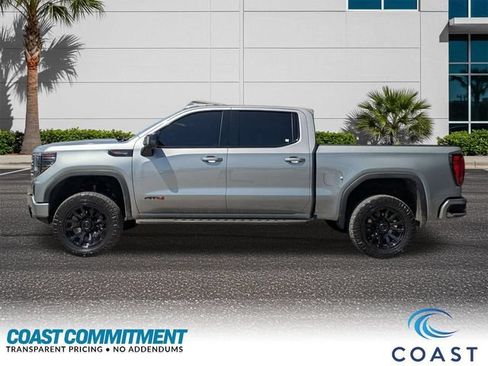 Used 2024 GMC Sierra 1500 AT4 w/ Technology Package AWD/4WD image 9