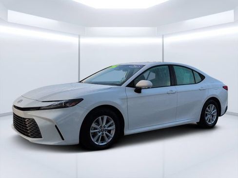 Used 2025 Toyota Camry LE FWD image 7
