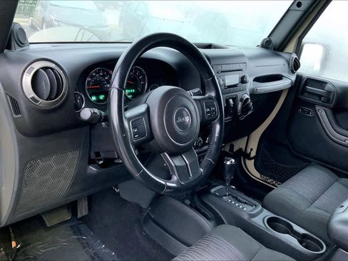 Used 2011 Jeep Wrangler Unlimited Sport image 15