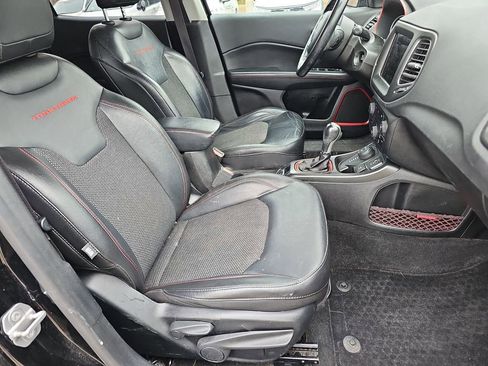 Used 2019 Jeep Compass Trailhawk image 11