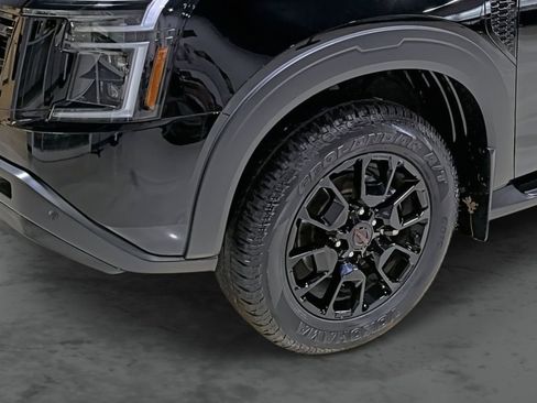 Used 2025 Nissan Armada PRO-4X image 7