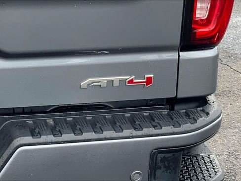 Used 2019 GMC Sierra 1500 AT4 w/ AT4 Premium Package AWD/4WD image 10