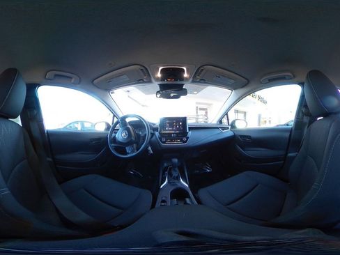 Used 2025 Toyota Corolla LE image 38