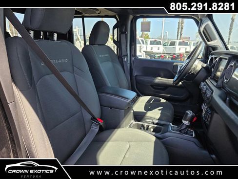 Used 2022 Jeep Gladiator Overland w/ Safety Group AWD/4WD image 11