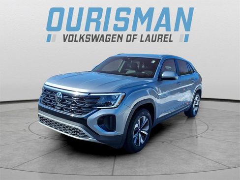 Used 2024 Volkswagen Atlas Cross Sport SE image 5