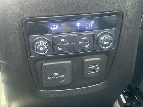 Used 2023 Buick Enclave Premium w/ Experience Buick Package FWD image 16