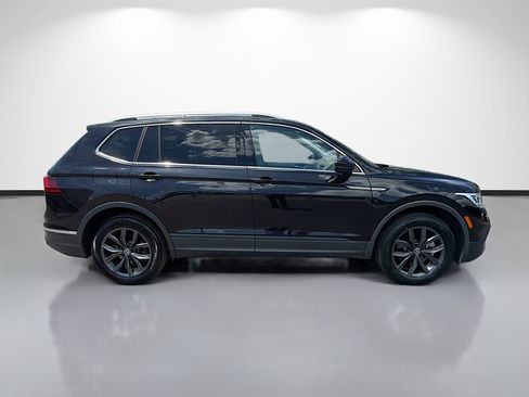 Used 2023 Volkswagen Tiguan SE FWD image 2