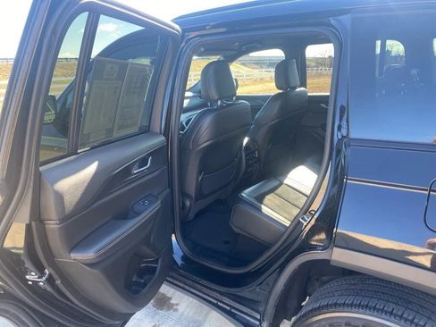 Used 2023 Jeep Grand Cherokee Altitude image 34