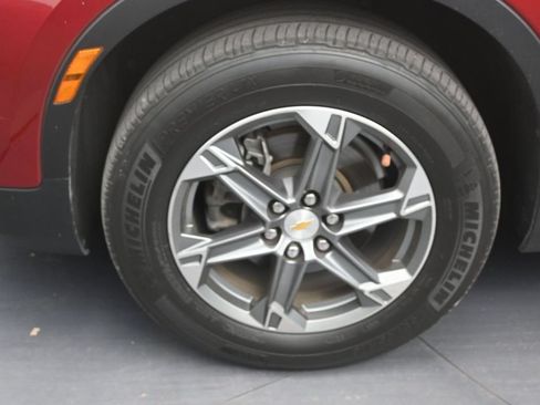 Used 2024 Chevrolet Blazer LT FWD image 9