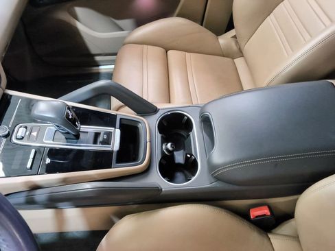 Used 2020 Porsche Cayenne AWD/4WD image 12