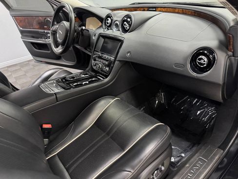 Used 2016 Jaguar XJ R-Sport image 56