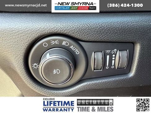 New 2026 Chrysler Pacifica Pinnacle image 32