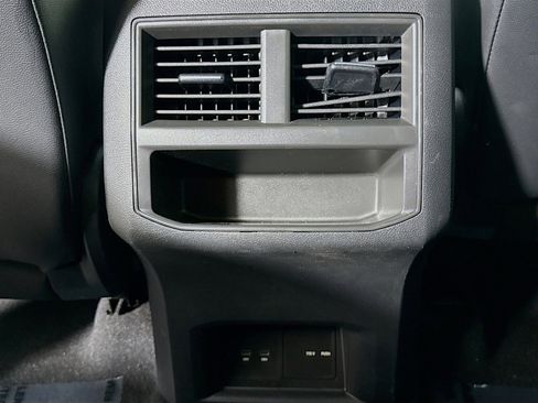 Certified 2022 Volkswagen Atlas Cross Sport SE w/ Panoramic Sunroof Package image 23