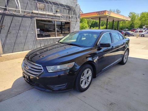 Used 2014 Ford Taurus SEL w/ Equipment Group 201A image 2