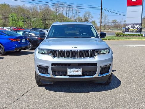Used 2023 Jeep Grand Cherokee L Limited AWD/4WD image 3