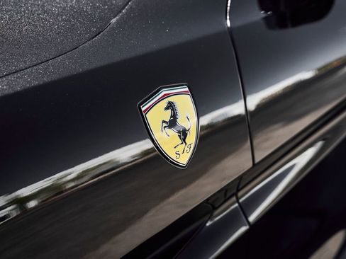 Used 2020 Ferrari Portofino RWD image 10