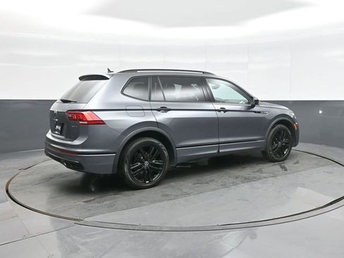 Used 2022 Volkswagen Tiguan SE R-Line image 7