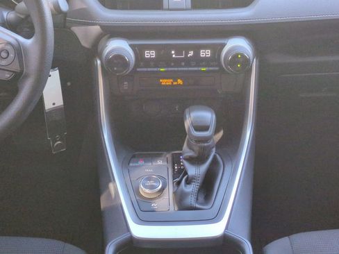 Certified 2022 Toyota RAV4 LE image 18