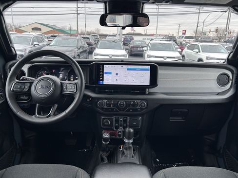 Used 2024 Jeep Wrangler Willys image 10