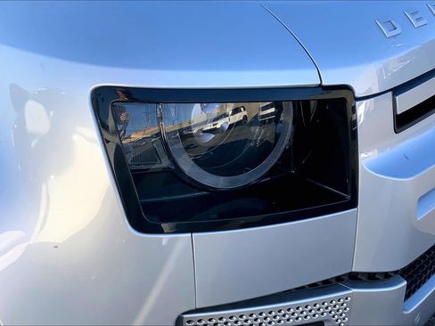 Used 2023 Land Rover Defender 130 SE image 26