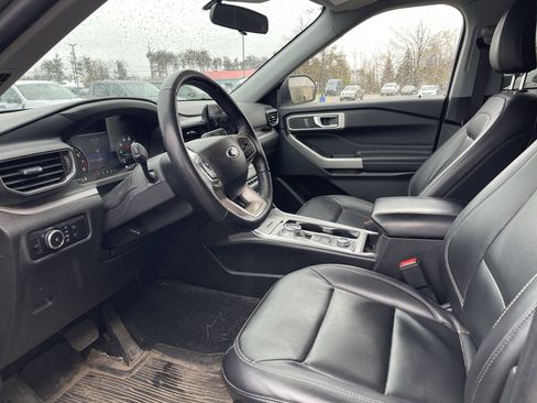 Certified 2023 Ford Explorer XLT w/ Equipment Group 202A AWD/4WD image 10