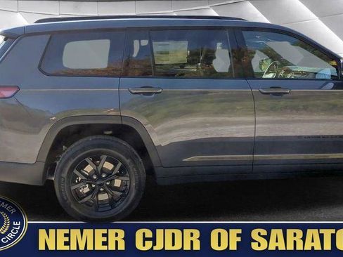New 2025 Jeep Grand Cherokee L Altitude AWD/4WD image 4