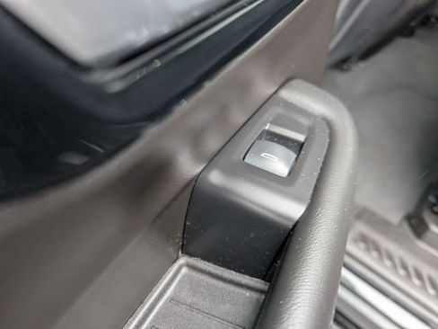 Used 2025 Chevrolet Tahoe LS image 12