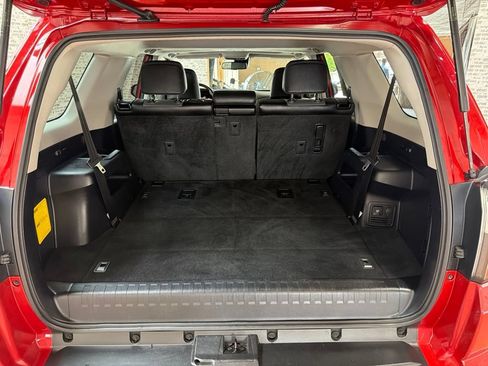Used 2022 Toyota 4Runner SR5 Premium w/ Moonroof Package RWD image 13