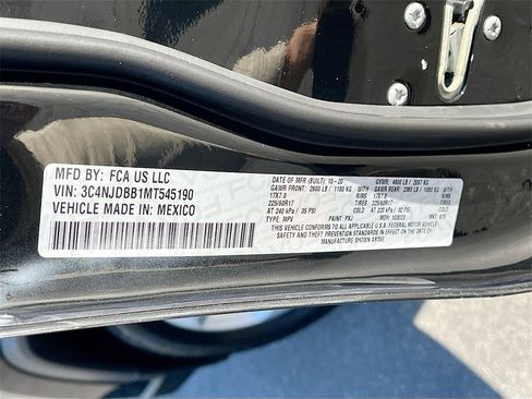 Used 2021 Jeep Compass Latitude image 30