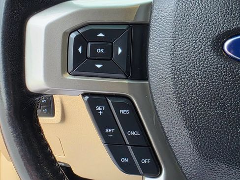 Used 2021 Ford F250 Lariat w/ Lariat Value Package AWD/4WD image 21